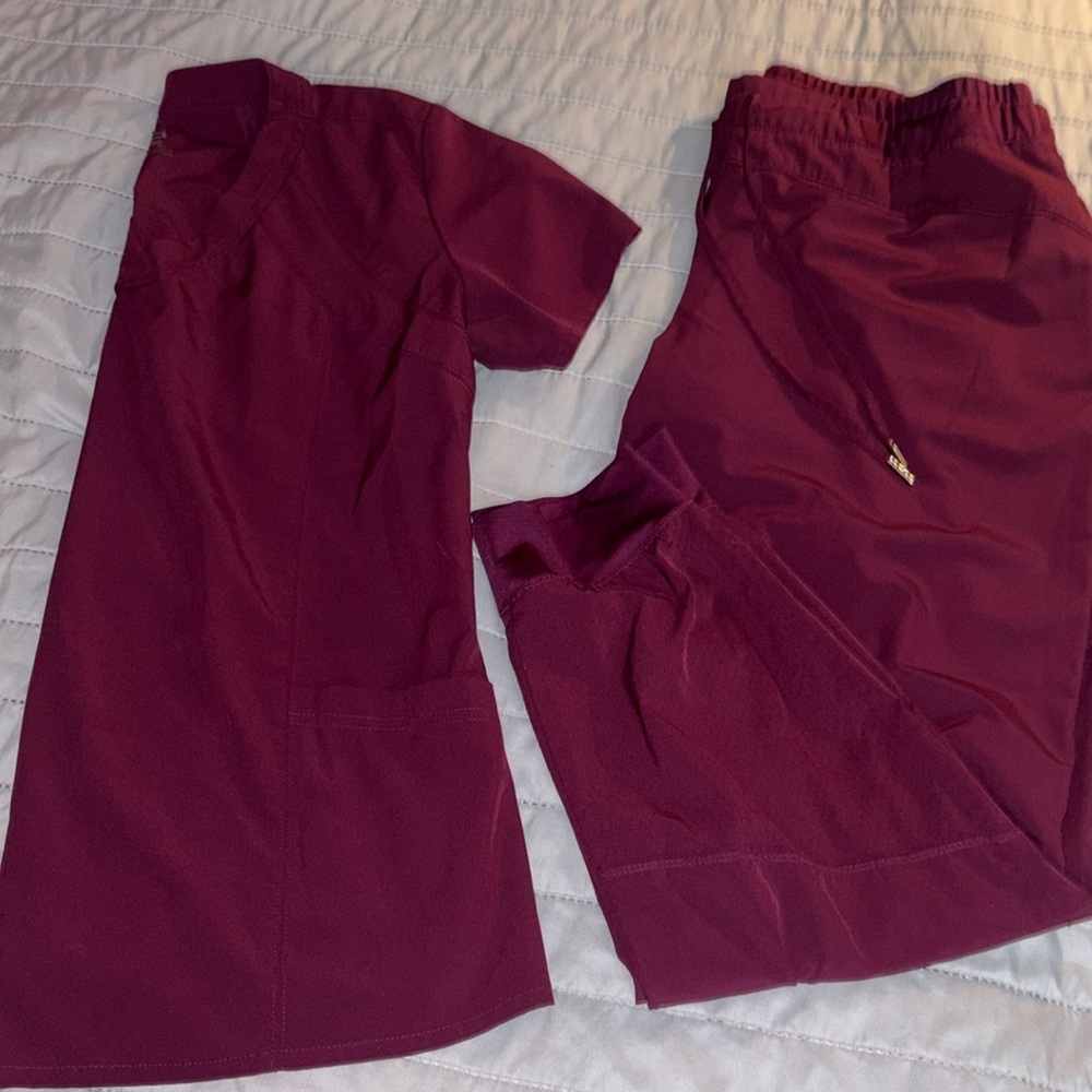 Barco One Maroon Scrub Set XL WOMENS JOGGERS/ top